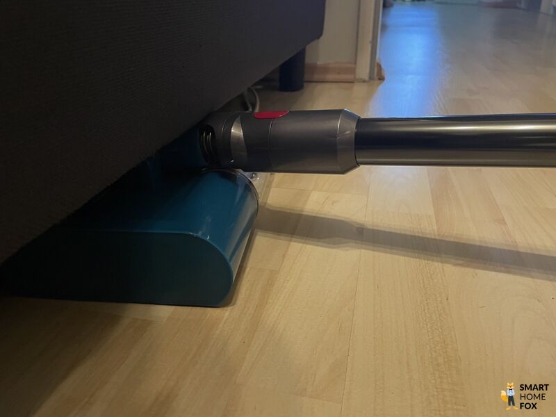 Dyson V15s Detect Submarine: под кроватью